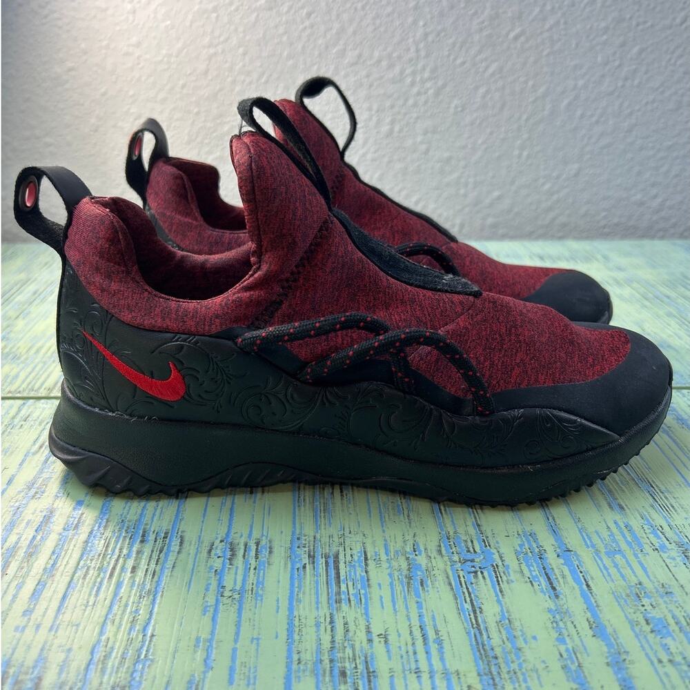 Nike RED City Loop Russian Floral Womens Shoes Sneakers Athletic SZ 8